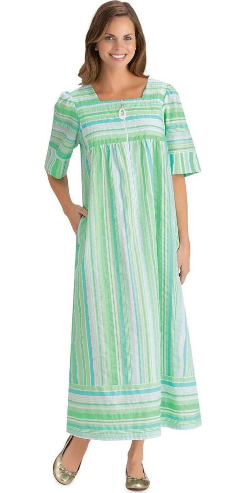 Collections Etc Women's Short-Sleeve Seersucker Striped Robe with Half-Zip Front