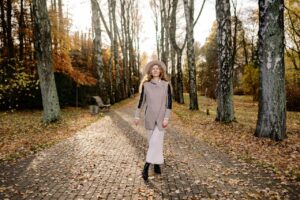 Read more about the article Seasonal Style Guides: How to Dress for Fall 2024