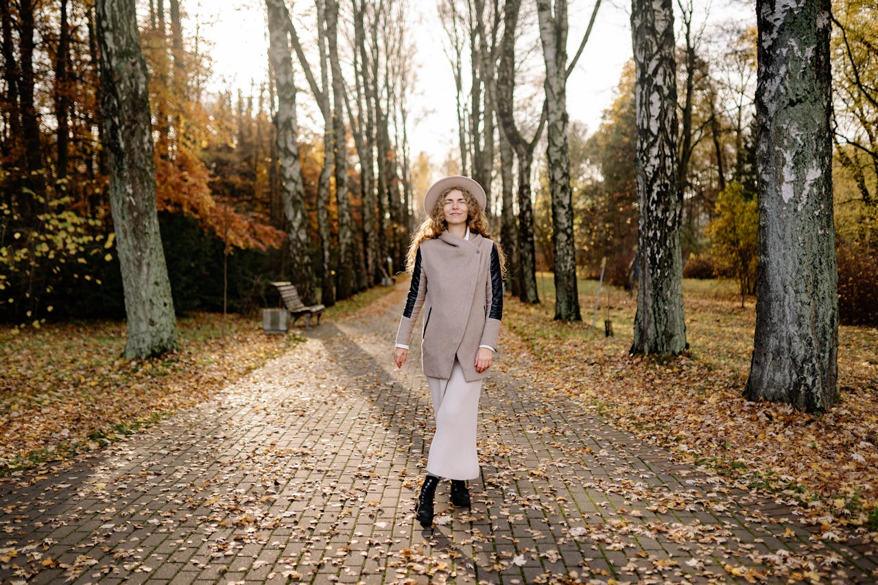 You are currently viewing Seasonal Style Guides: How to Dress for Fall 2024
